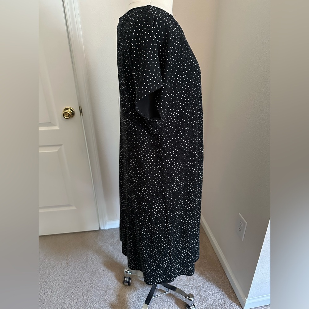 J.Jill Wearever Seamed Split-Neck Dress in black Tossed Dots Size XLP NWOT - Picture 7 of 16
